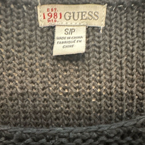 Bundle of 2 Guess Sweaters Size Small - Picture 15 of 15